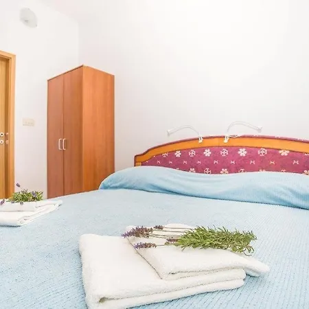 In With Sea View, Terrace, Air Conditioning, Wifi 114-3 *