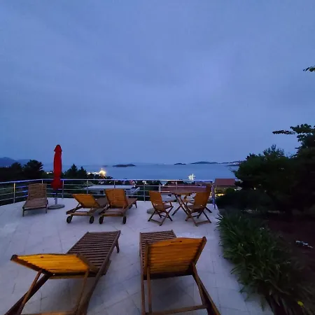 In With Sea View, Terrace, Air Conditioning, Wifi 114-3 Apartment *